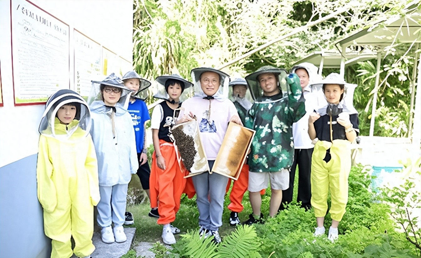 高素質(zhì)農(nóng)民成長(zhǎng)記I傳統(tǒng)蜂農(nóng)蛻變?yōu)閿?shù)字農(nóng)業(yè)牧蜂人